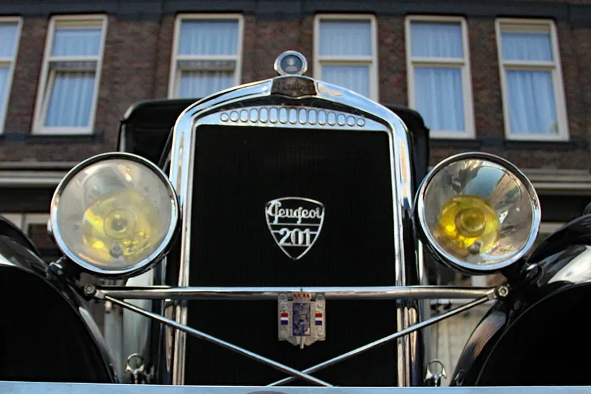 geleense oldtimperparade peugeot