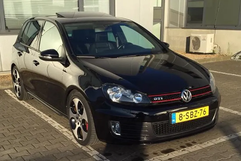 gestolen zwarte vw golf gti