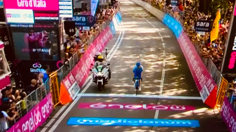 giro 2022 14 simon yates