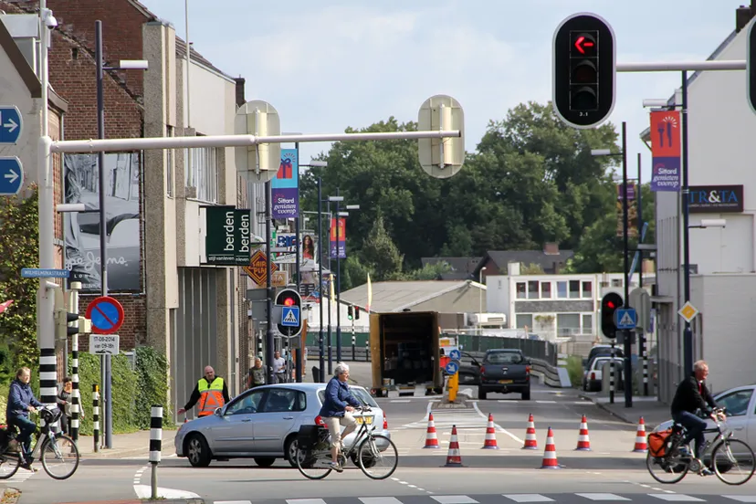 gpo6i726h5w7szesd8mwrelxa kruispunt rijksweg zuid wilhelminastraat afzetting ligne