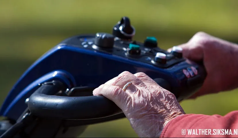 gq7rp7ca3l1ymhyjxh0kv4938 erop uit met de scootmobiel 2