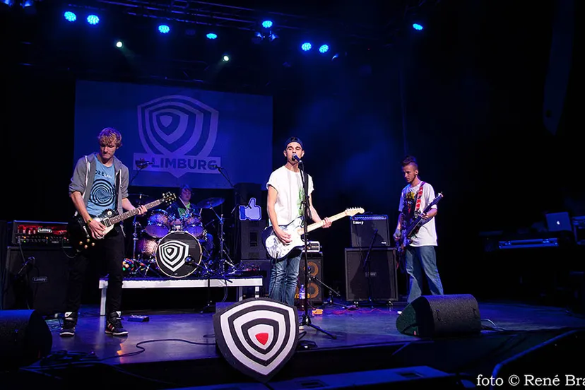 gr15khoh96cbl2xw5mmhjj21n kunstbendefoto door rene bradwolff