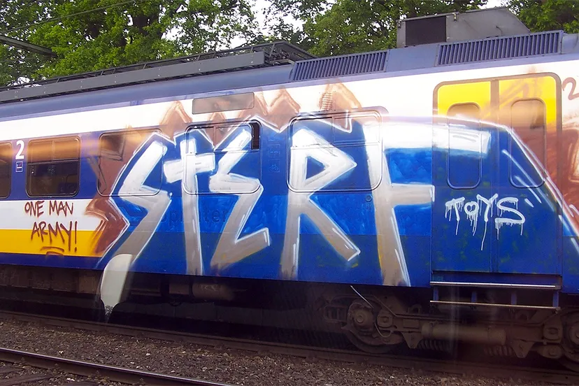 graffiti op treinstel