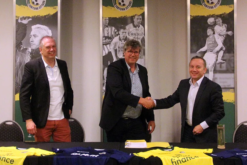 grasmat tarkett contract getekend