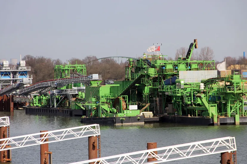 grindveredelingsinstallatie rotterdam op trierveld