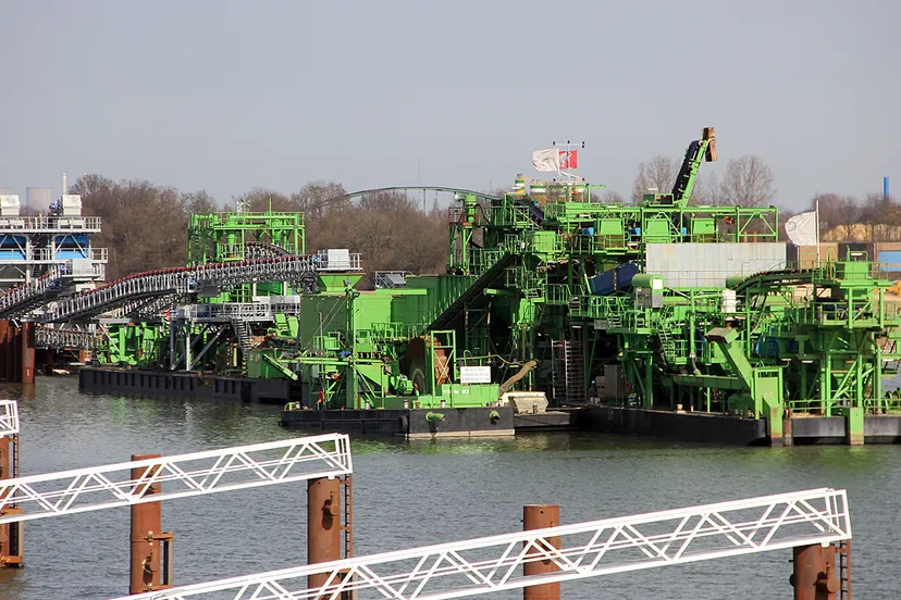 grindverwerkingsinstallatie in werkhaven trierveld