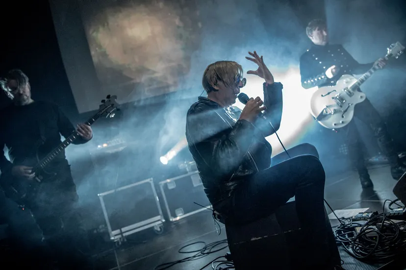 ground nero foto luc luyten who cares