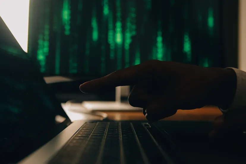 hacker cybersecurity ddos