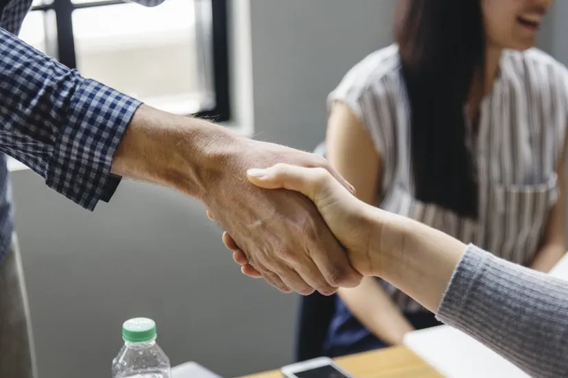 hand shake contract cc0 via pxhere