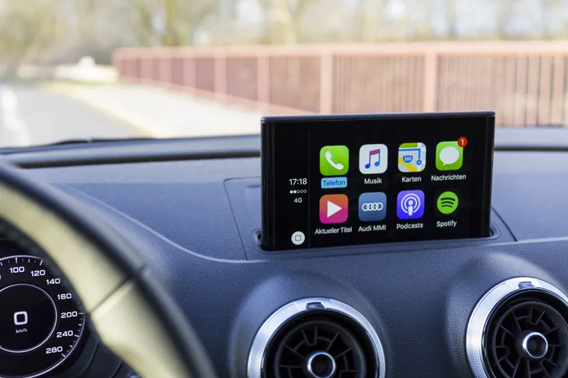 handsfree bediening telefoon in auto