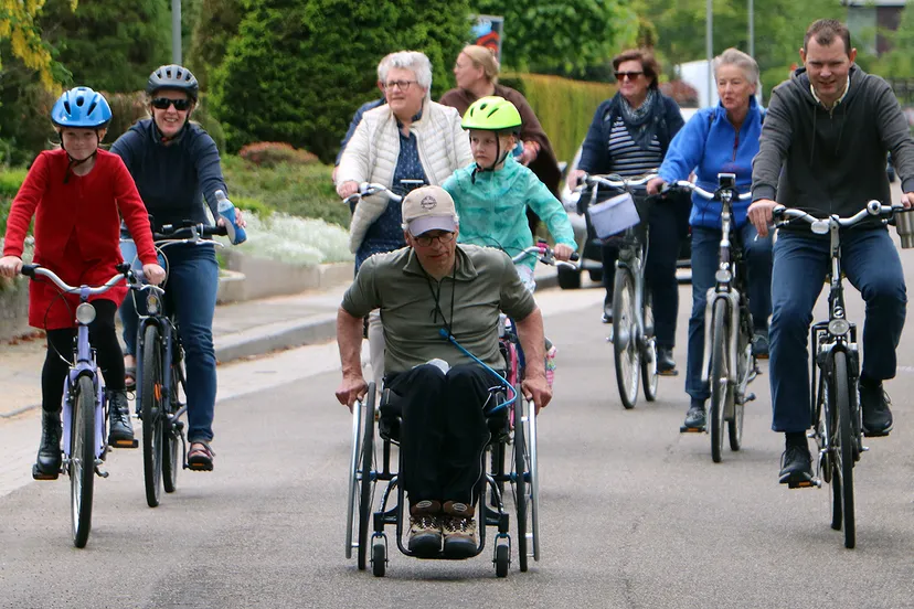 henk baggen rijdt 10945 euro bijeen voor kasteelpark born