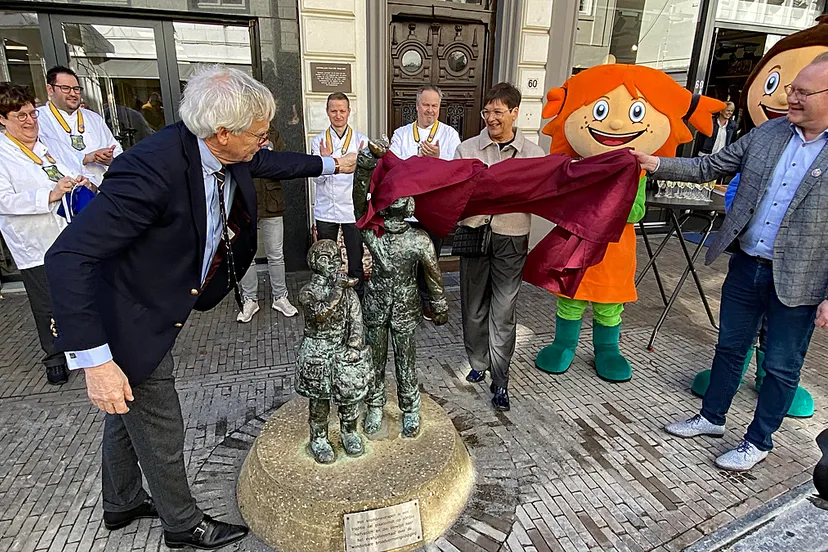 heronthulling beeld krombroodrapen