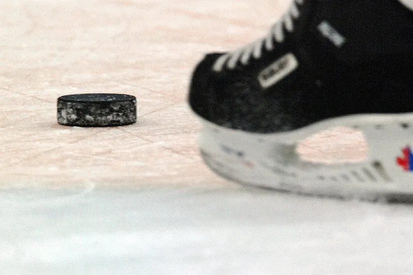 hockey puck 584978 1920