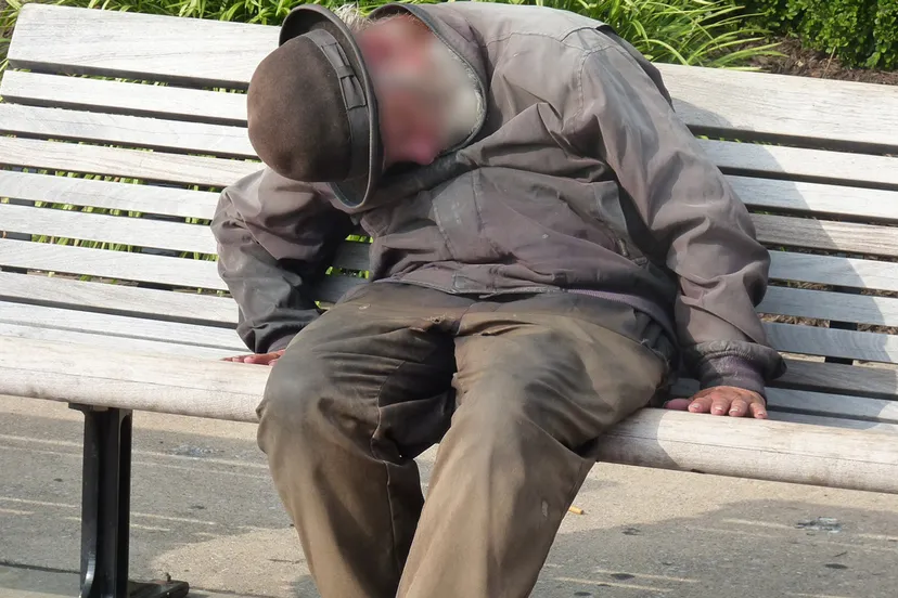 homeless man 552571 1920 dakloze 72 41