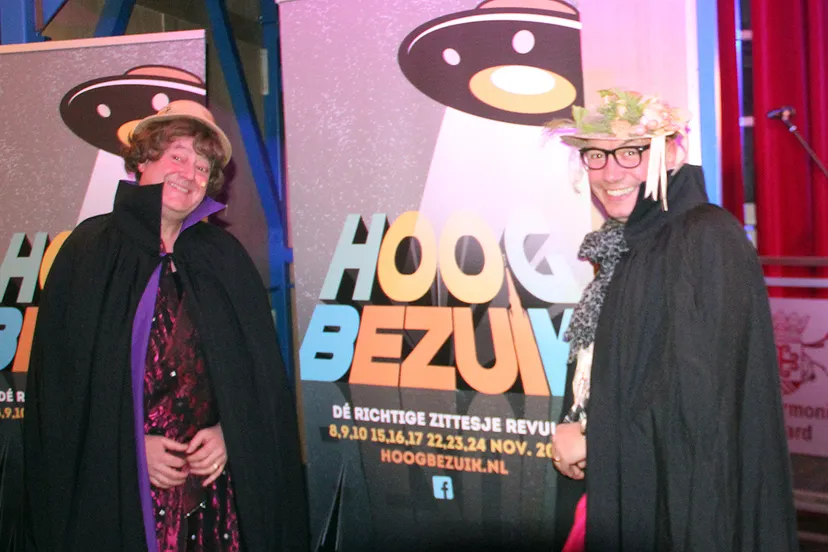 hoog bezuik zittesje revuu 2019