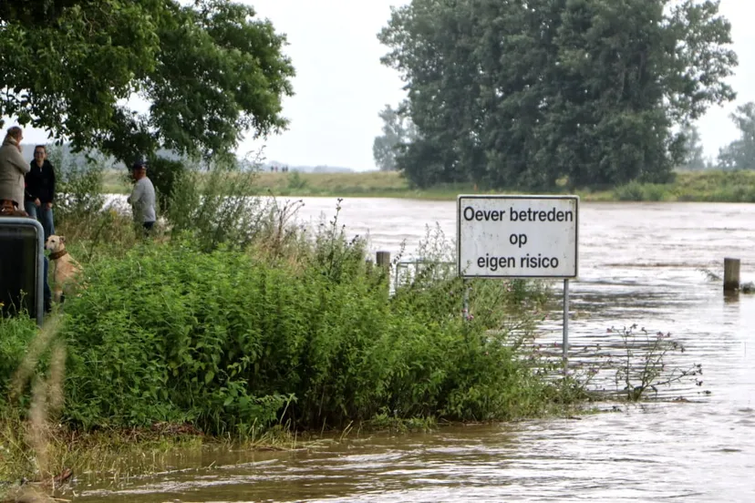 hoogwater juli 2021 berg aan de maas