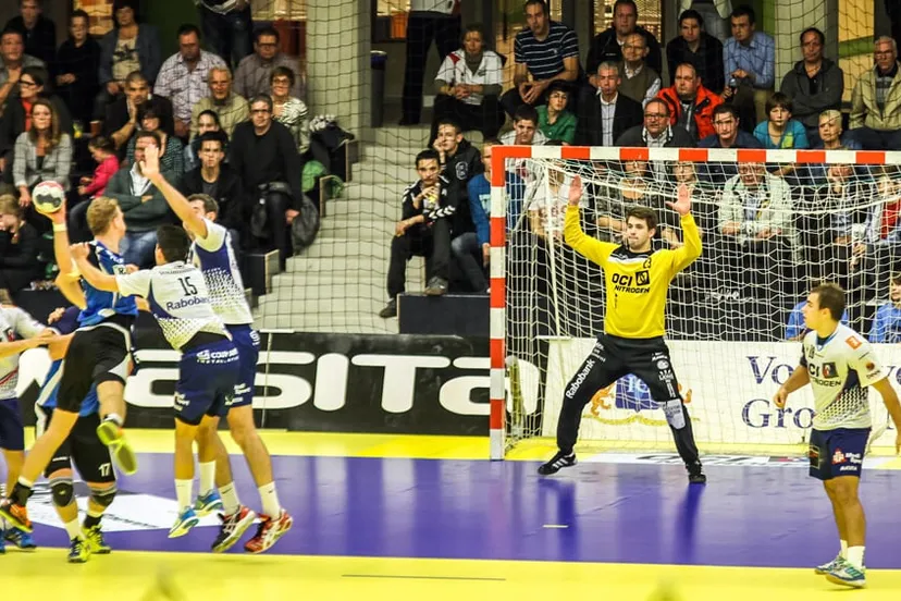 i4bmkeq0nuphi9cpt25d3hirq handbal spelmoment 16 9