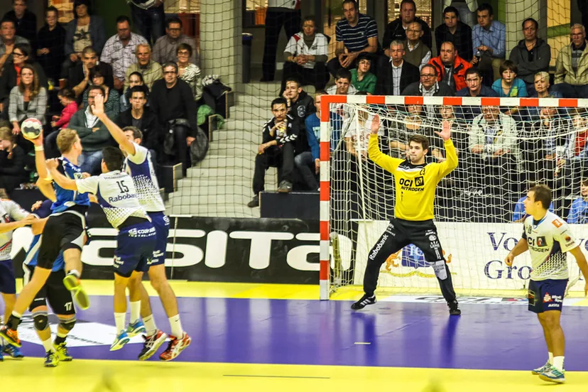 i4bmkeq0nuphi9cpt25d3hirq handbal spelmoment 16 9