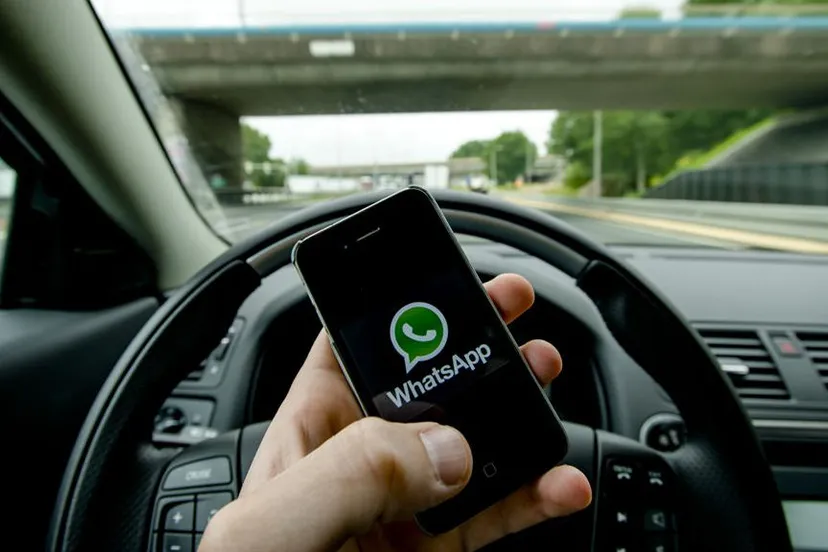 ibg1m6m7prxsy75haotkgez5v whatsapphandsfreerijdenbellenappensmsenautosnelwegrijde