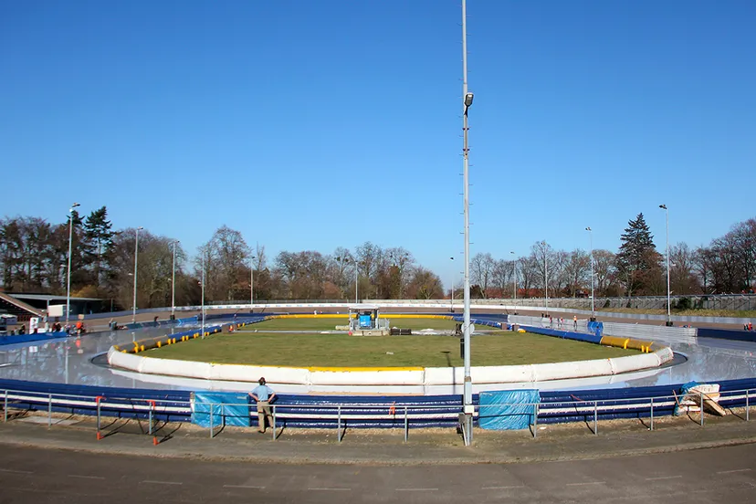 ijsbaan 400m laco glanerbrook geleen