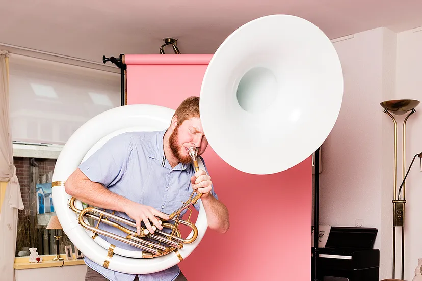 iktoon muzikant staand