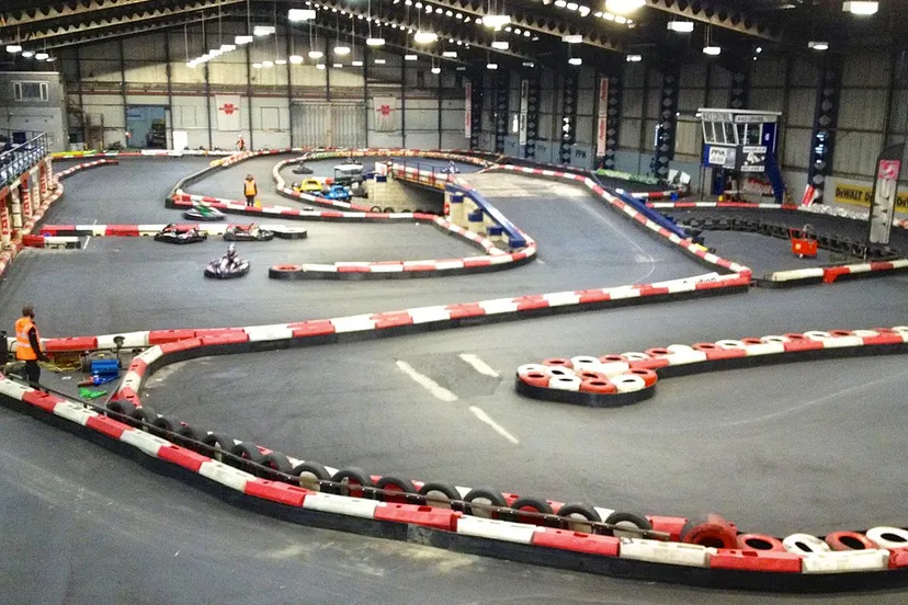 indoor karting photograph by mike peel wwwmikepeelnet cc by sa 40 https creativecommonsorglicensesby sa40