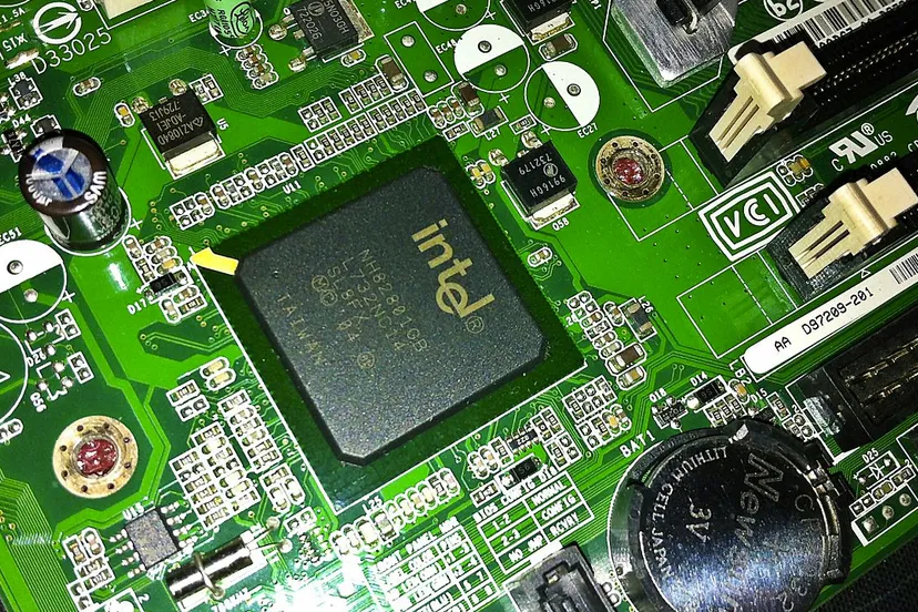 intel chip julianprescott2604juuly cc by sa 40 https creativecommonsorglicensesby sa40