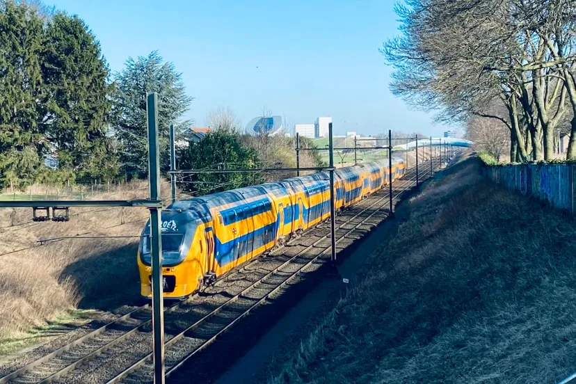 intercity ns bij spoorbrug veestraat sanderbout