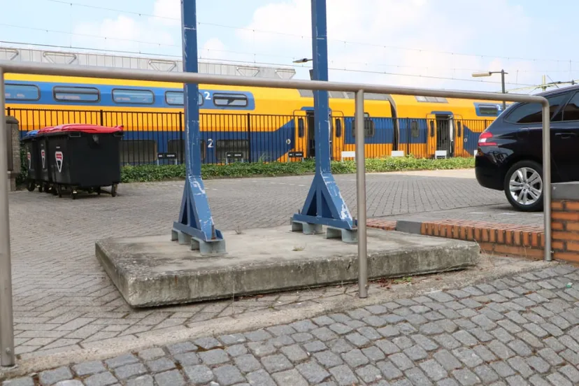 intercity op station sittard bij stationsplein
