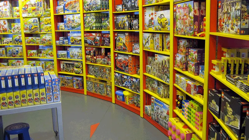 interieur speelgoedwinkel wiredforlego cc by sa 20jpg