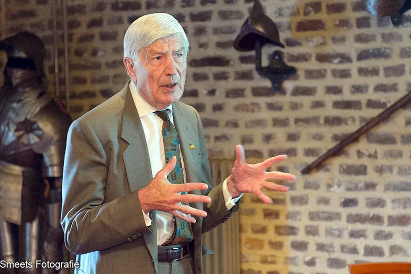 j6f95qz8p13awkl4zz8rlntxr van agt tijdens lezing awp 2