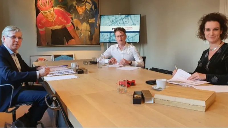 janine godderij ondertekening overenkomst door zowonen