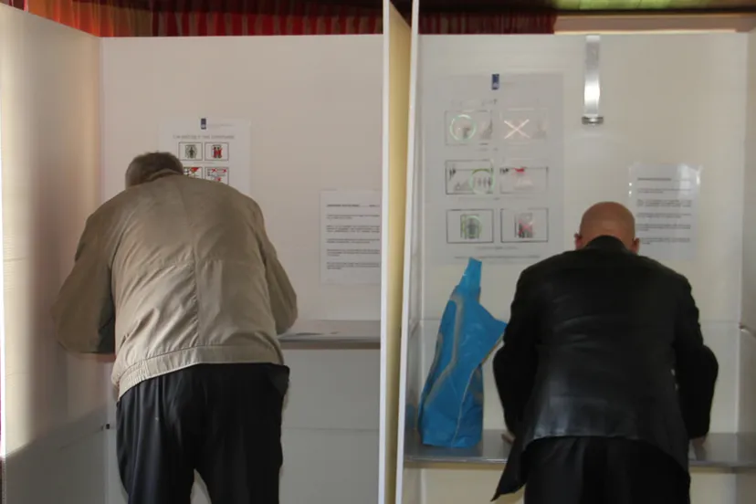 jbknkb668abf6zkw7t239ncow stemmen in t kaar