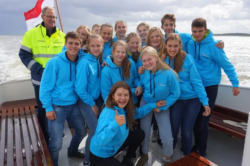 jeugdwaterschap op boot