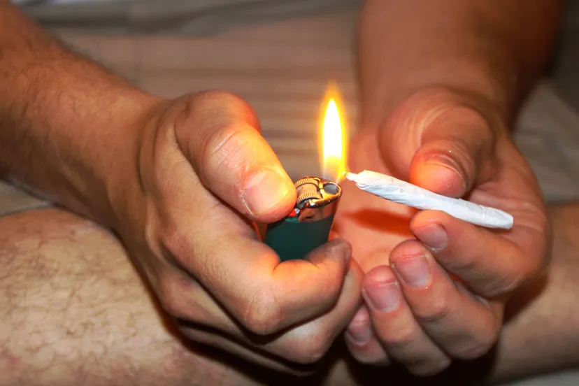 joint aansteken heath alseike cc by 20 via flickr 15274524149 851187b2f4 k