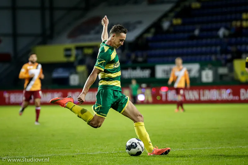 jordie briels wwwstudiovrnl tegen achilles29