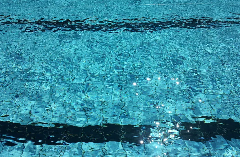 k9ra7fm91c02qwao5bxt49y8y zwembad water foto door heiloo online cc by sa 2