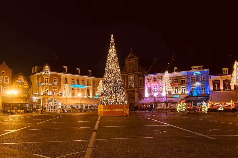 kerstverlichting op markt sittard