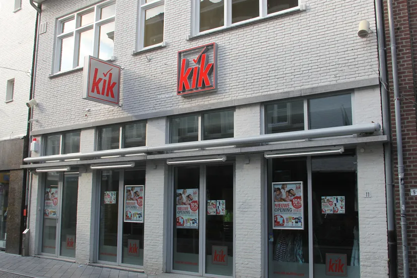 kik opent aan voorstad