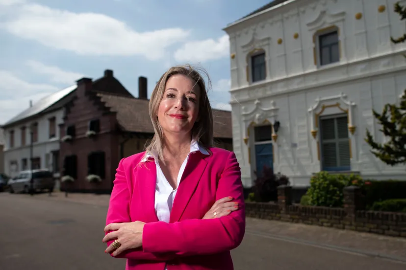 kim schmitz arm 2537 2606211