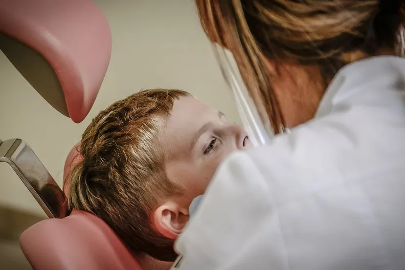 kind bij de tandarts