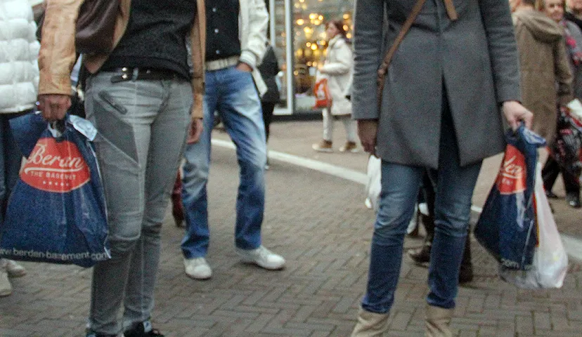 koopzondag tassen aan de hand