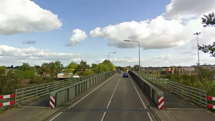 kxcutisjq60ix104g3yzusr53 spoorbrug aldenhofweg born