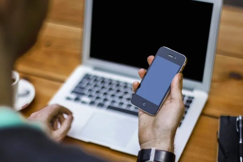 laptop en smartphone