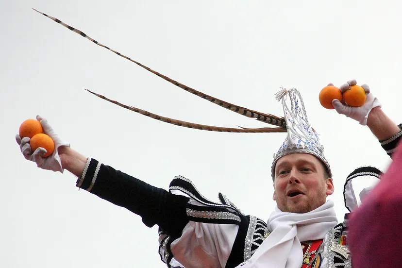 lead prins sinaasappels grote optocht