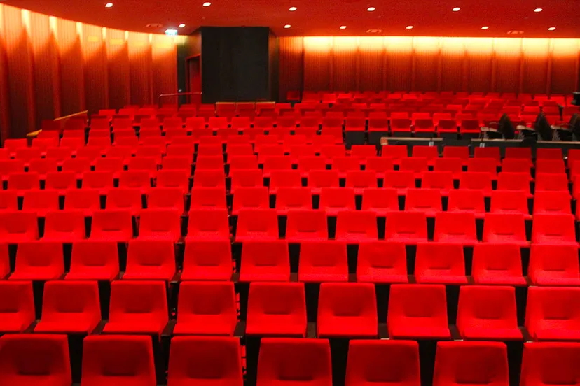 lege grote zaal toon hermans theater sittard