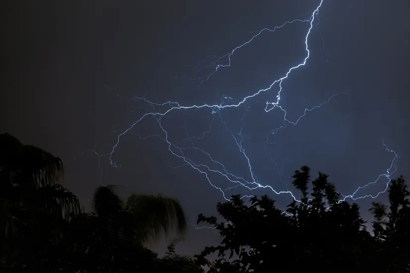 lightning 690410 1280 bliksem