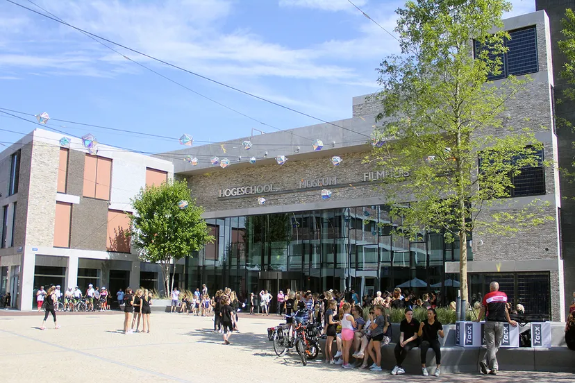 ligne de domijnen plein