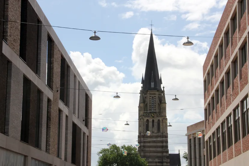 ligne sittard de kerktoren in het midden