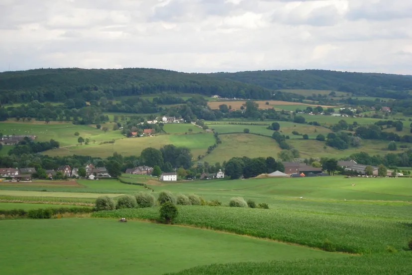 limburgs heuvelland lightphoenix own work cc by sa 30